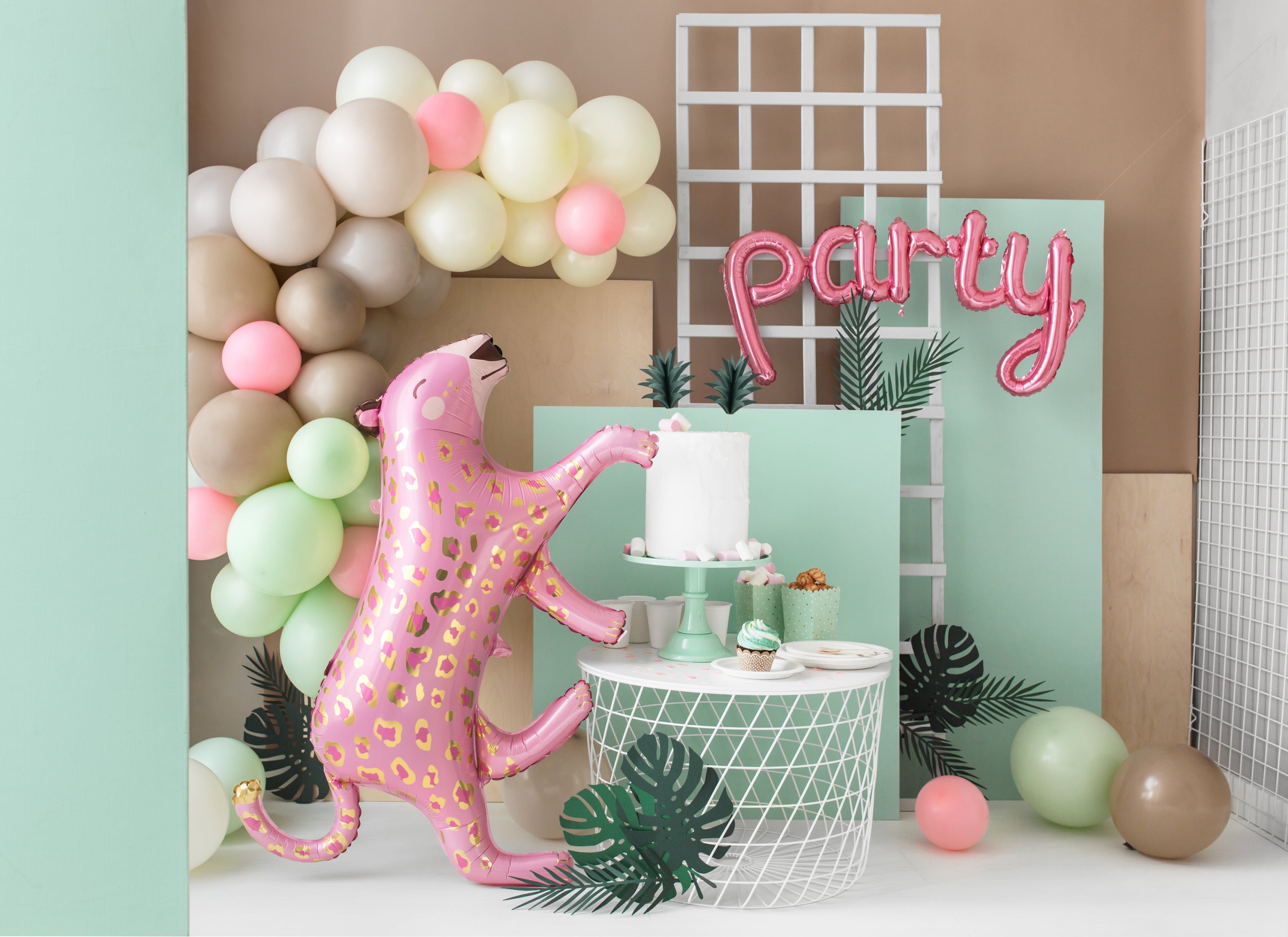Party Deco Pink Leopard Foil_2